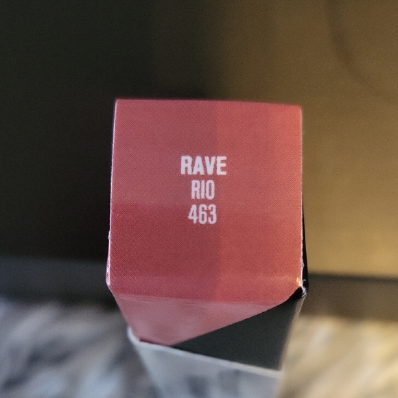 IL MAKIAGE Bold Pink Lipstick - Picture 4 of 12